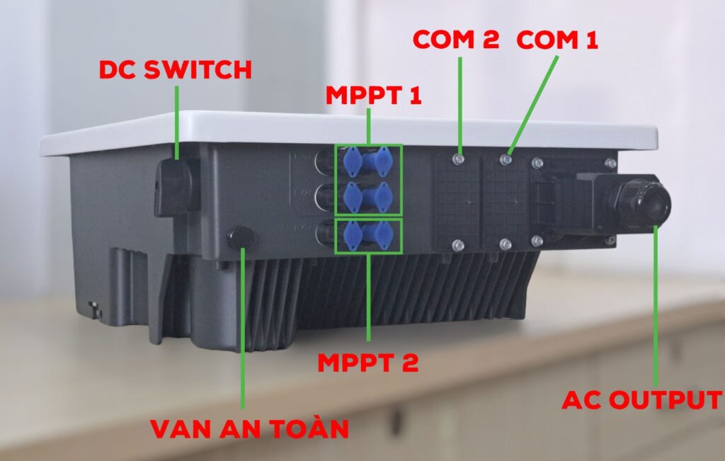 Mat-day-chu-thich-cac-cong-ket-noi-Inverter-hoa-luoi-Senergy-8kW-10kW